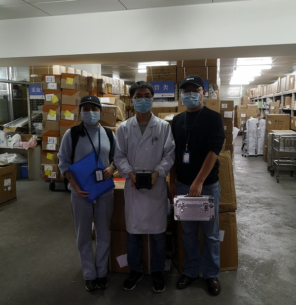 2-汇聚力量，共克疫情——爱心企业向市捐助中心捐赠防疫设备.jpg