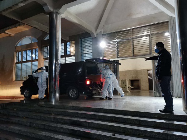 4-一支保持迎战姿态的光荣队伍——记疫情防控中的深圳市殡仪馆运输部.jpg