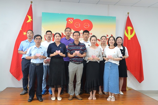 3-献礼七一 向党说句心里话——殡管所党支部开展主题党日活动.jpg
