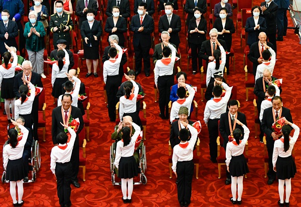 10-伟大成就 恢弘史诗.jpg