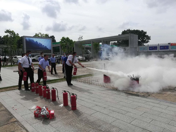 2-市殡葬管理所贯彻“安全生产月”要求,开展民政服务机构消防安全知识讲座及消防演练.jpg