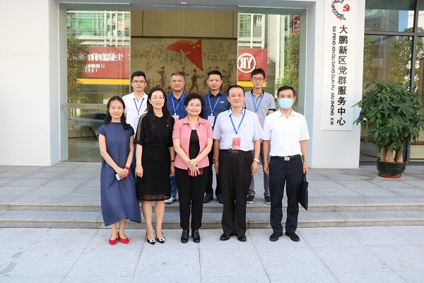 3-皮勇华副局长带队慰问派驻社区干部.jpg