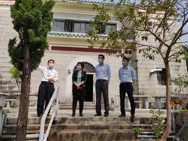 2-市民政局副局长皮勇华率队检查殡葬服务机构清明工作部署情况.jpg