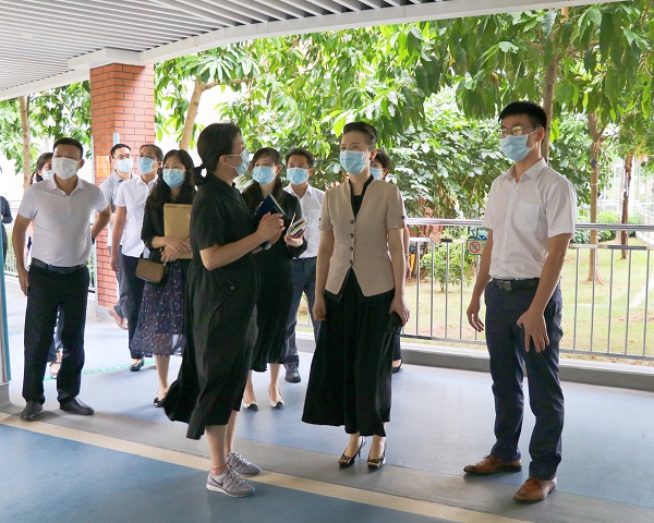 1杨浩勃副局长一行到中心调研指导.jpg